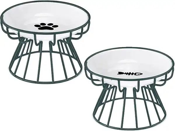 Plato elevado de cerámica con base metálica